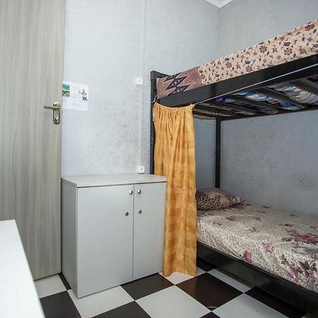 Hostel California Batumi Bagian luar foto