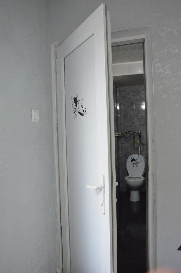 Hostel California Batumi Bagian luar foto